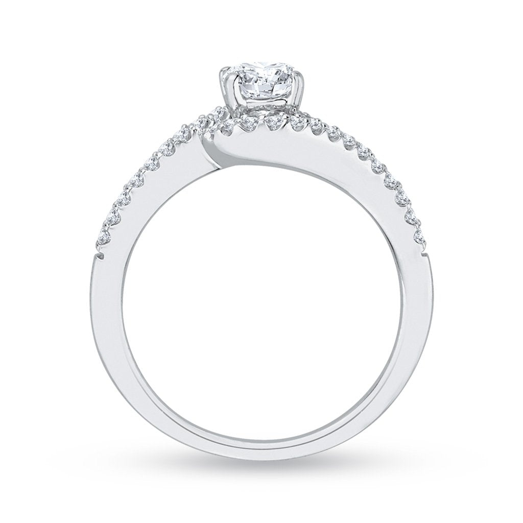 Diamond Halo Engagement Ring